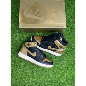 Air Jordan 1 Retro High Black Metallic Gold Size Women’s 7 (BRAND NEW WITH BOX)